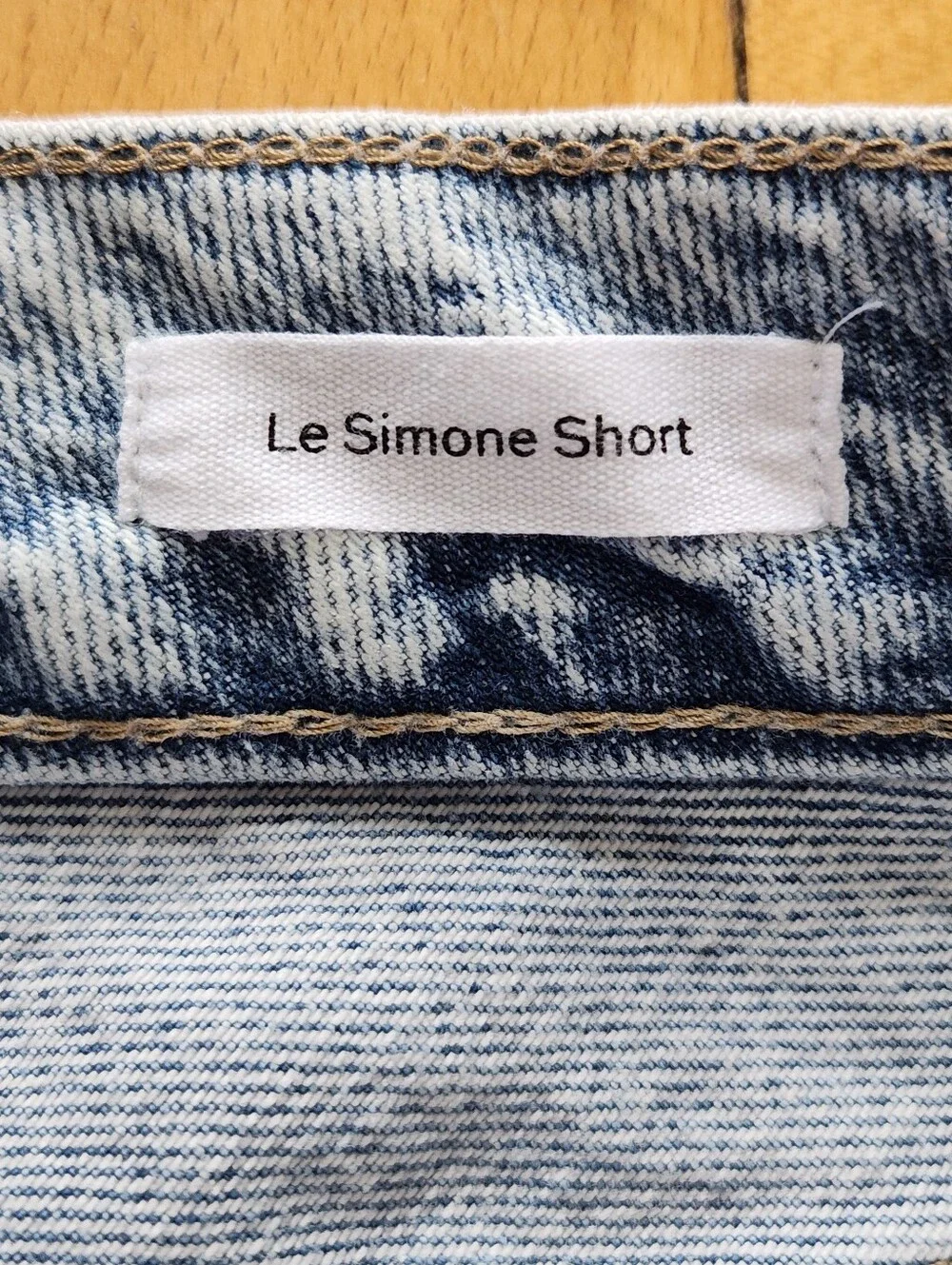 FRAME Denim Le Simone Cut Off Denim Short  - 26